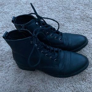 combat boots size 9
